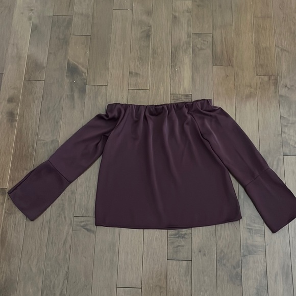 Dynamite off-the-shoulder blouse - Picture 1 of 5